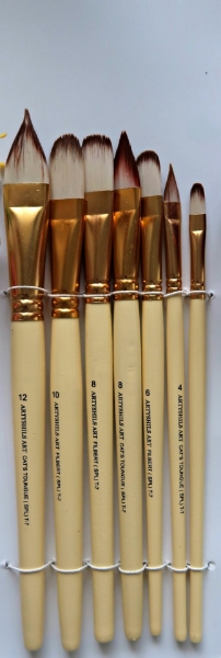 Picture of Artyshils Art Filbert and Cat's Tongue Mix Brush Set Of 7