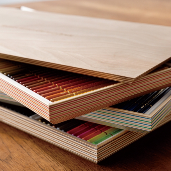 Picture of Holbein Color Pencil Set of 150C in wooden box-OP948